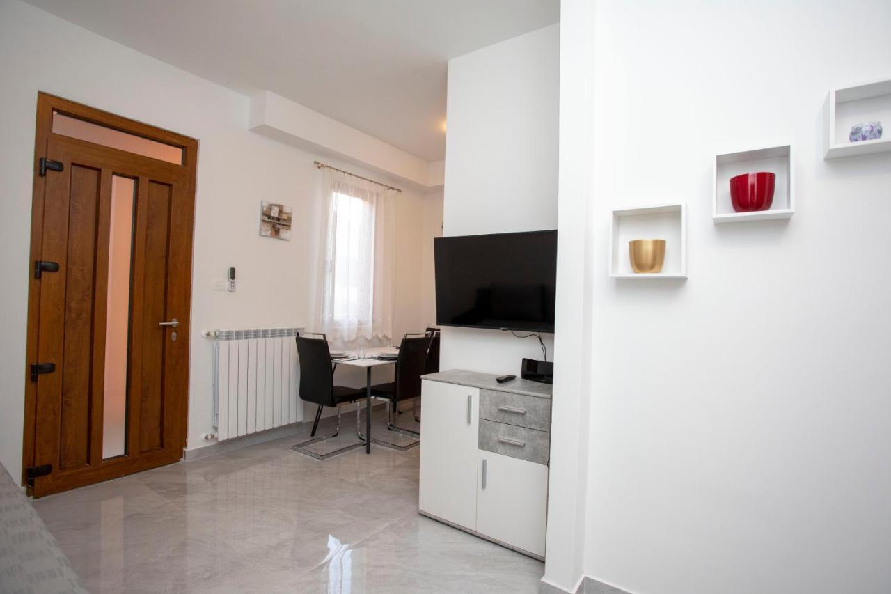 Apartmani Marica プロミン エクステリア 写真