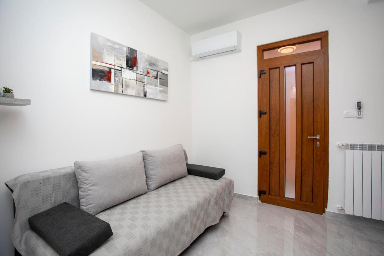 Apartmani Marica プロミン エクステリア 写真